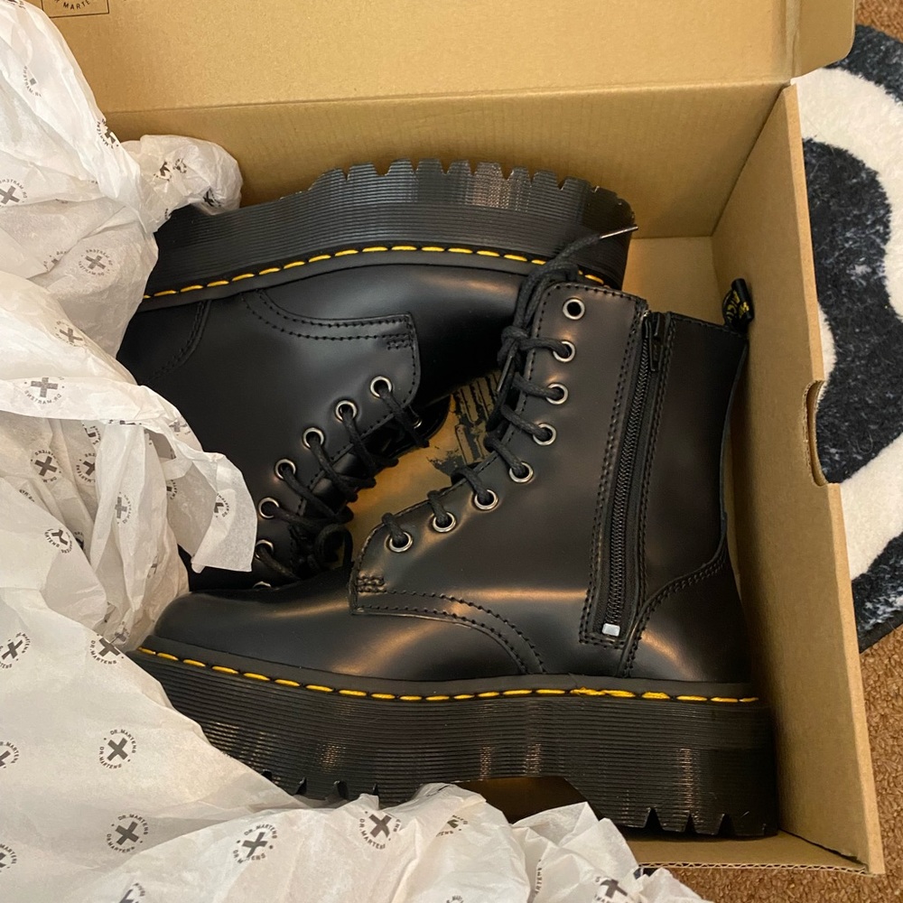 Dr. Martens Jadon Boots